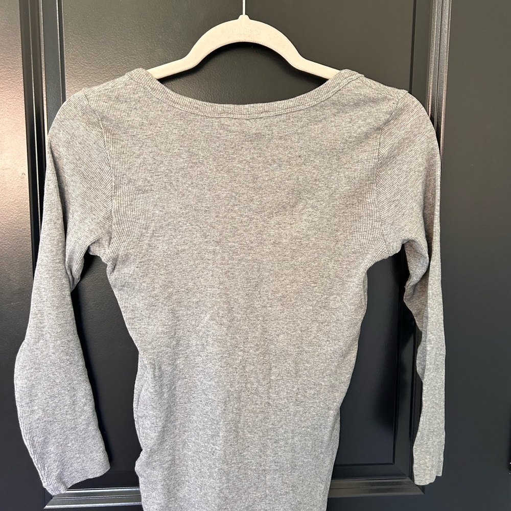 AYR Heather Gray Ribbed Top - Picture 3 of 3